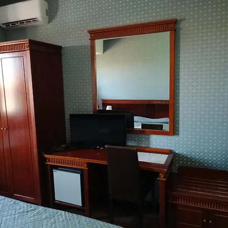 Otel La Fayette Licola 3*